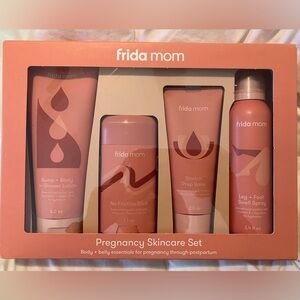 Frida Mom Pregnancy Skincare Set - Pink